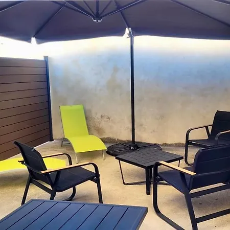Tiny House Au Coeur De La Petite Rome Francaise 님