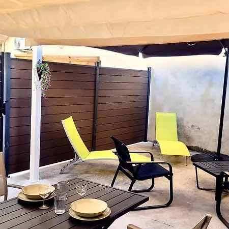 Tiny House Au Coeur De La Petite Rome Francaise 아파트 님