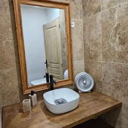 Tiny House Au Coeur De La Petite Rome Francaise Apartment Nîmes